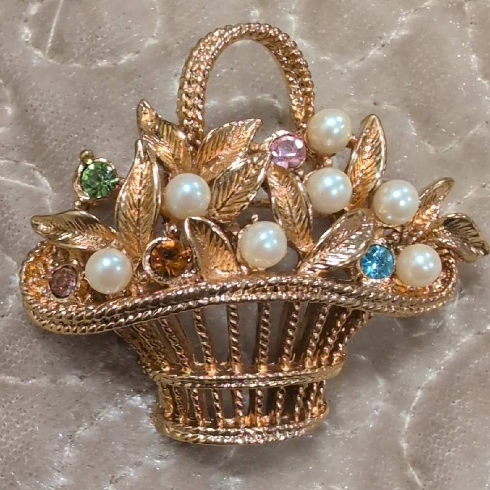 Elegant Vintage Gold Tone Basket Brooch Pearls and Gemstones Marked New View